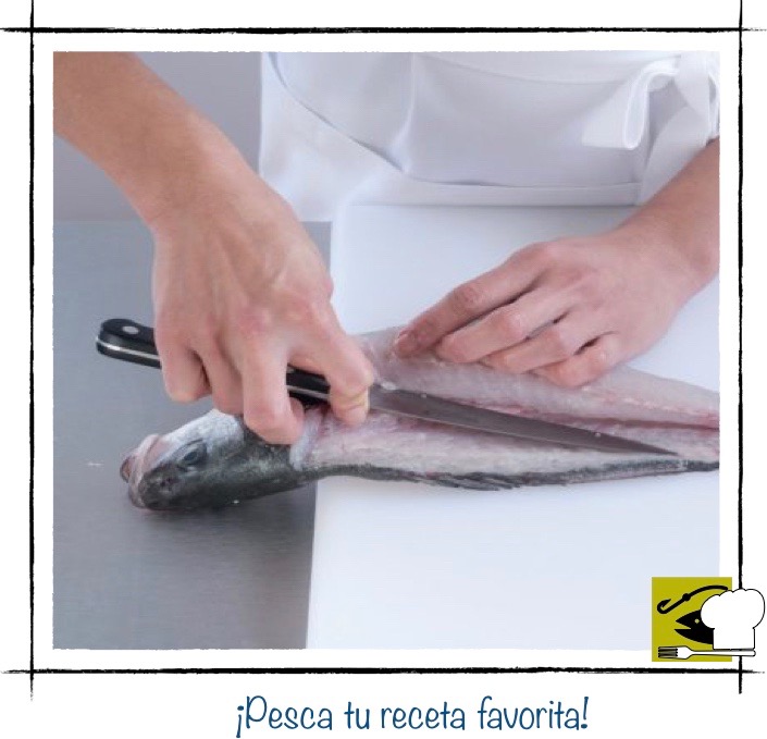 Sexto paso: dando la vuelta al pescado para comenzar a filetear el segundo lomo por el lado opuesto.